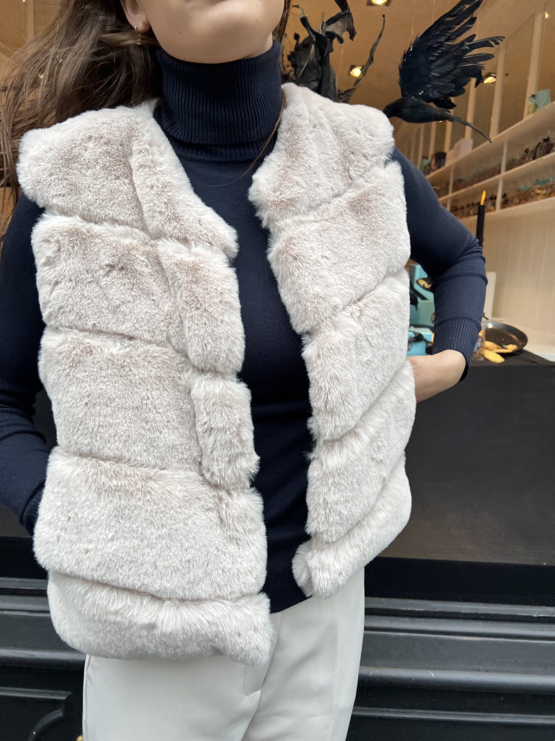 Image Jennifer vest faux fur taupe